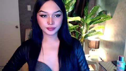 Snapshot of transbadassx chatting on December 11, 2024, 3:24 am CLEOPATHRA online show from December 11, 2024, 3:24 am