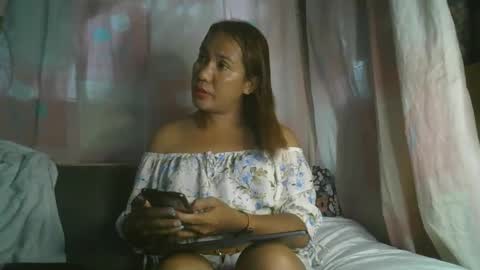 transhottie28 online show from February 12, 2025, 9:10 am