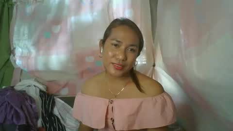 transhottie28 online show from March 2, 2025, 5:33 am