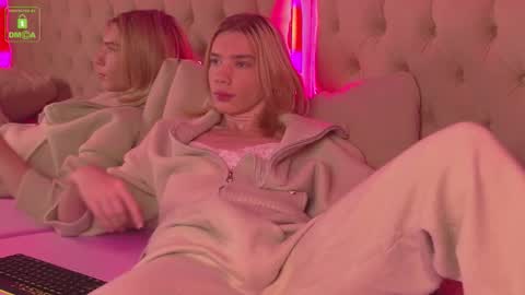 STACY online show from October 17, 2025, 4:42 pm