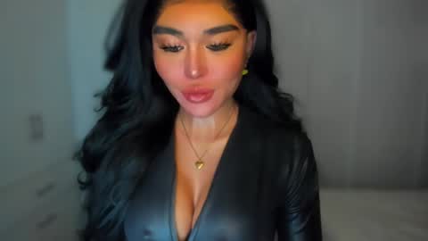 Snapshot of transnextdoor_ chatting on January 15, 2025, 1:20 pm ALMIGHTY GODDESS VALENTINA online show from January 15, 2025, 1:20 pm