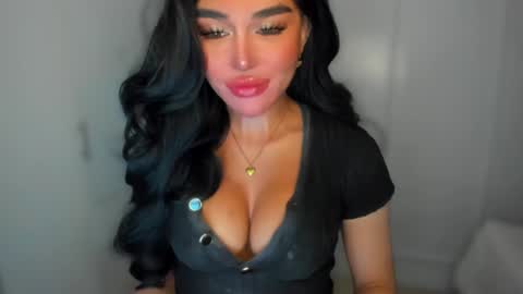 Snapshot of transnextdoor_ chatting on January 16, 2025, 7:10 pm ALMIGHTY GODDESS VALENTINA online show from January 16, 2025, 7:10 pm