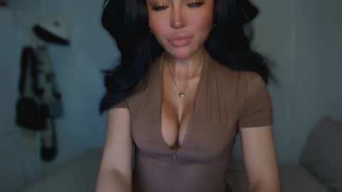 Snapshot of transnextdoor_ chatting on February 26, 2025, 1:32 am ALMIGHTY GODDESS VALENTINA online show from February 26, 2025, 1:32 am