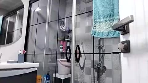 Big Head Cock online show from April 18, 2026, 9:15 pm