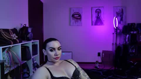 Snapshot of trapqueenskullcrush89 chatting on February 24, 2026, 12:30 am trapqueenskullcrush89 online show from February 24, 2026, 12:30 am