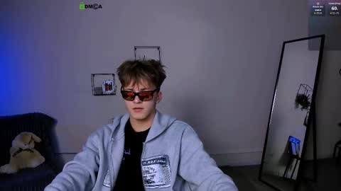 Travis online show from September 15, 2025, 7:25 pm