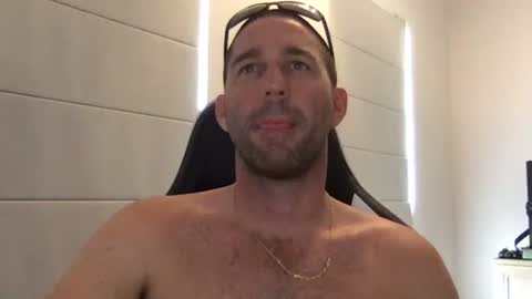 TravisKenn online show from February 1, 2025, 8:05 pm