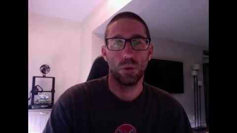 TravisKenn online show from March 6, 2025, 1:03 pm