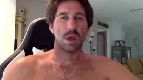 TravisKenn online show from September 15, 2025, 6:52 pm