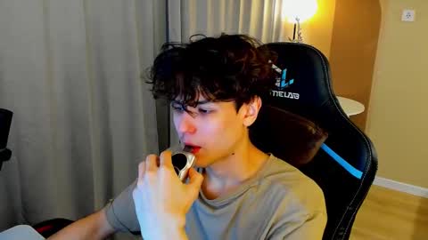 travisrivas online show from February 5, 2026, 12:59 am