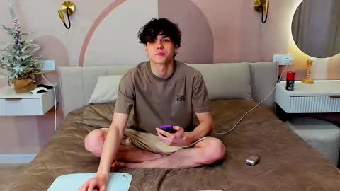 travisrivas online show from February 9, 2026, 11:36 am