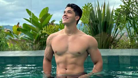 Snapshot of traviss_joplin chatting on October 15, 2025, 11:27 pm Travis online show from October 15, 2025, 11:27 pm