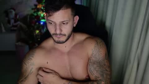 Snapshot of travissholden chatting on December 18, 2024, 4:31 am TRAVISS HOLDEN online show from December 18, 2024, 4:31 am