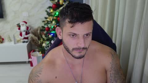 Snapshot of travissholden chatting on December 21, 2024, 5:03 am TRAVISS HOLDEN online show from December 21, 2024, 5:03 am