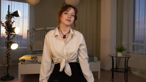 Snapshot of treenabatey chatting on April 12, 2026, 3:06 pm Hello im Rose 3 online show from April 12, 2026, 3:06 pm