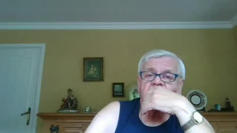 Snapshot of trekbeestje1 chatting on July 2, 2026, 7:36 am trekbeestje online show from July 2, 2026, 7:36 am