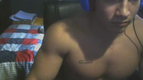 Snapshot of tremboman10 chatting on April 17, 2026, 5:05 pm Trembo man online show from April 17, 2026, 5:05 pm