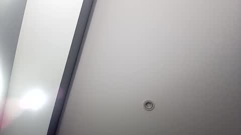 trevluv77 online show from November 11, 2025, 9:31 am