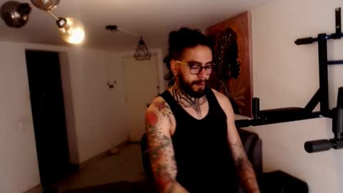 Snapshot of trevor_hilton_ chatting on October 22, 2025, 7:13 pm trevor online show from October 22, 2025, 7:13 pm