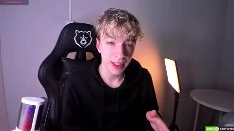 TrevorBenson online show from December 17, 2025, 3:34 am