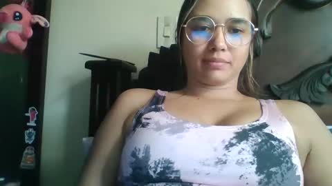 triana_bell online show from December 4, 2024, 6:50 pm
