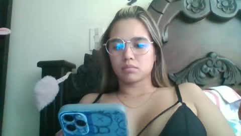 triana_bell online show from December 13, 2024, 5:00 pm