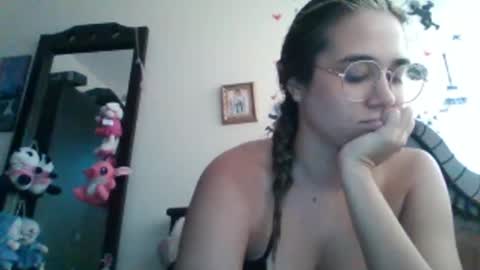 triana_bell online show from February 8, 2025, 6:01 pm