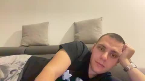 Snapshot of triangoolo12 chatting on February 11, 2025, 8:31 pm triangoolo12 online show from February 11, 2025, 8:31 pm