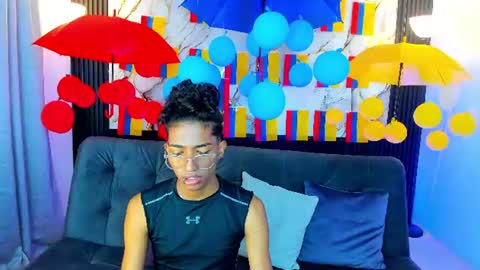 Snapshot of triiangel_latinboy chatting on June 19, 2026, 12:31 pm Johan online show from June 19, 2026, 12:31 pm