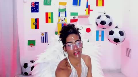 Snapshot of triiangel_latinboy chatting on July 12, 2026, 12:51 pm Johan online show from July 12, 2026, 12:51 pm