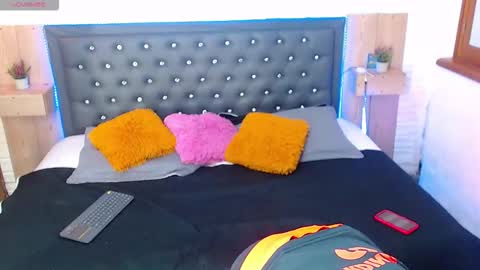 Snapshot of triibilin chatting on January 7, 2026, 8:33 pm triibilin online show from January 7, 2026, 8:33 pm