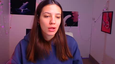 Snapshot of triniti_love chatting on December 3, 2024, 6:37 am Trinity online show from December 3, 2024, 6:37 am