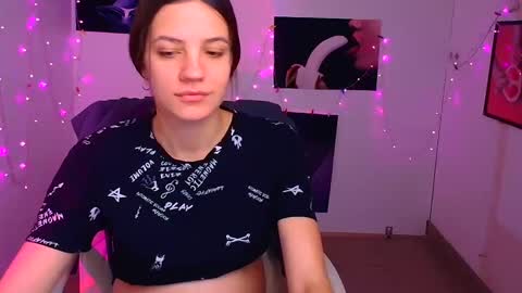 Snapshot of triniti_love chatting on December 7, 2024, 6:21 am Trinity online show from December 7, 2024, 6:21 am