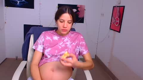 Snapshot of triniti_love chatting on December 21, 2024, 6:30 am Trinity online show from December 21, 2024, 6:30 am