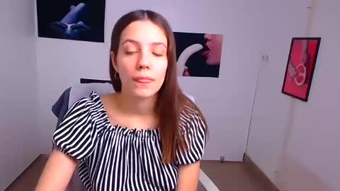 Snapshot of triniti_love chatting on December 29, 2024, 9:50 am Trinity online show from December 29, 2024, 9:50 am