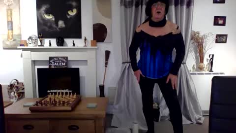 trinity1011 online show from November 13, 2025, 6:56 am