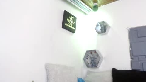 trinity_knox online show from October 14, 2025, 4:19 pm