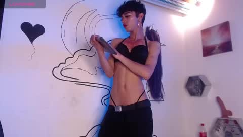 trinity_knox online show from November 7, 2025, 4:29 pm