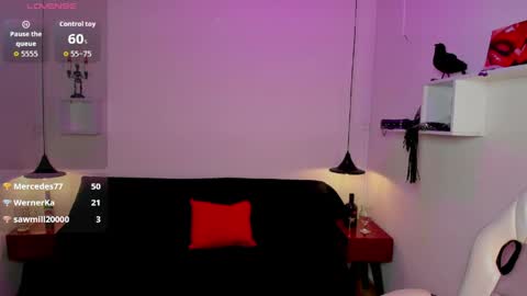 trinityy__ online show from April 16, 2026, 10:23 pm