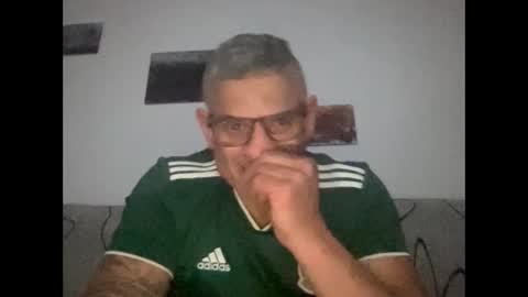 Snapshot of trip2nite3000 chatting on February 2, 2025, 4:05 am Ramiro online show from February 2, 2025, 4:05 am