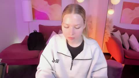 Tasya online show from October 17, 2025, 1:25 pm