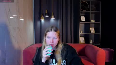 Tasya online show from October 28, 2025, 8:18 am