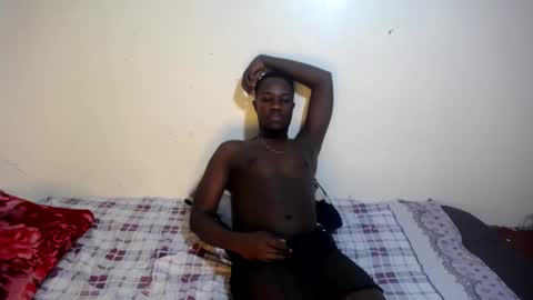 Snapshot of trisboo5 chatting on February 10, 2025, 8:21 pm Trisboo5 online show from February 10, 2025, 8:21 pm