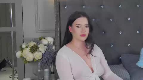 trisha_winslet online show from December 13, 2024, 10:23 pm