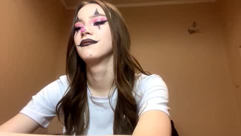 Snapshot of trishaawbrey chatting on October 31, 2025, 1:34 pm Ur Trisha online show from October 31, 2025, 1:34 pm