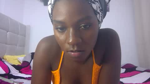 trishaelliee online show from April 29, 2026, 8:37 pm