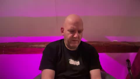 Triton online show from October 24, 2025, 5:04 am