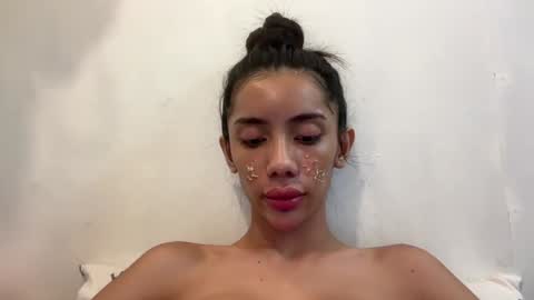 trixieemerald online show from December 16, 2024, 11:55 am