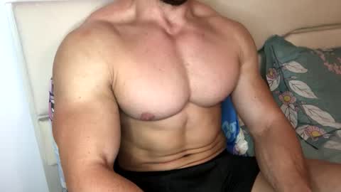 Troncq online show from September 26, 2025, 7:40 pm