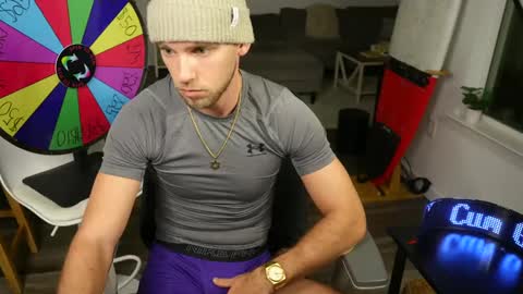 Snapshot of troy_greenxo chatting on December 13, 2024, 3:49 am Troy Green online show from December 13, 2024, 3:49 am